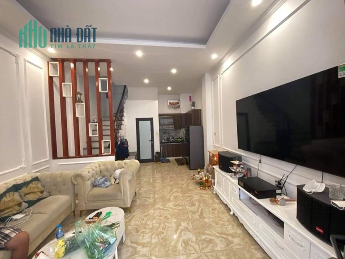 Bán Nhà Phố Ngọc Lâm, ÔTô Đỗ Cổng, 10M Ra Mặt Phố, Kinh Doanh, 60m2, 4 Tầng, Nhỉnh 5 Tỷ.