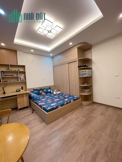 Bán Nhà Phố Ngọc Lâm, ÔTô Đỗ Cổng, 10M Ra Mặt Phố, Kinh Doanh, 60m2, 4 Tầng, Nhỉnh 5 Tỷ.