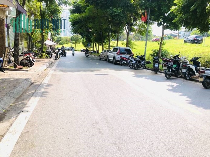 Bán nhà mặt phố Ngọc thụy, vỉa hè, kinh doanh, 35m2, 4m mặt tiền, giá 6.3 tỷ.