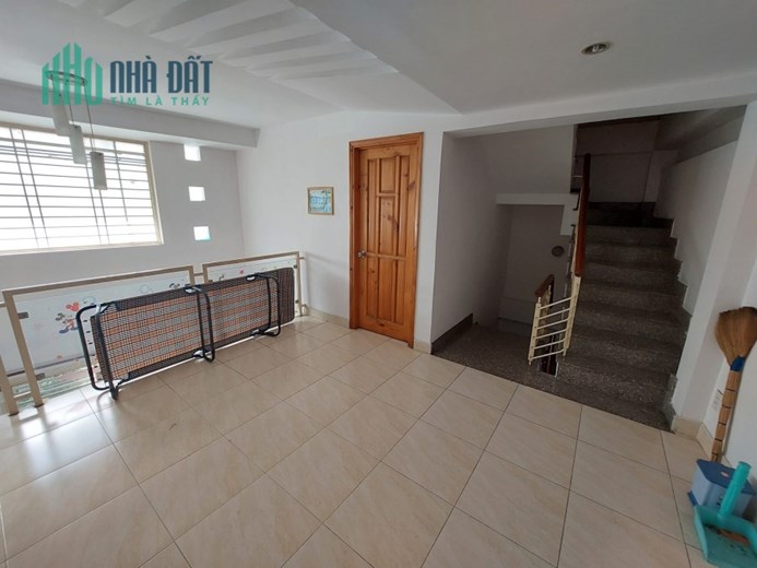 Bán Nhà Đẹp Khu Vip Hồ Biiểu Chánh QPN- 40m2 - 5 Tầng- Ngang Khủng 6m- Nở Hậu- Gần Sân Bay- Chỉ 6,8