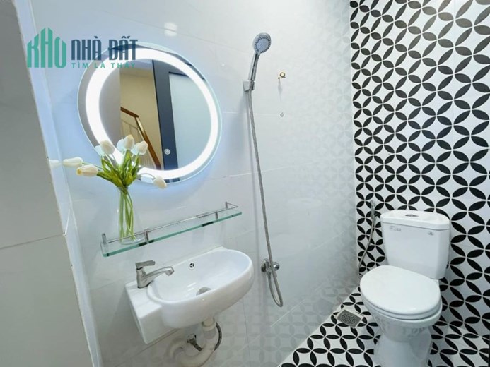 (Trung tâm) Cho thuê nhà 9 phòng, làm trung tâm tin học, tiếng anh, giảng dạy…
