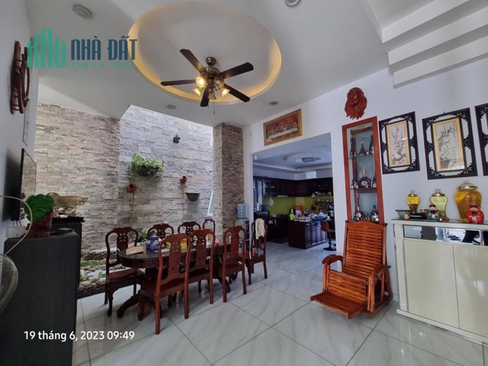 BIỆT THỰ SIÊU HIẾM - KHU VIP - VỊ TRÍ GẦN CHỢ - NGÂN HÀNG- KINH DOANH ĐỈNH - 216M2 - CHỈ 14.99 TỶ