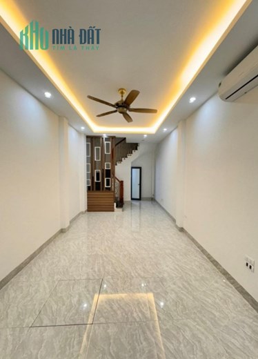 BÁN GẤP nhà ngõ 398 Phố Trương Định DT 34m x 5T, sát mặt phố,Trương Định Plaza. Ngõ nông hơn 3 tỷ