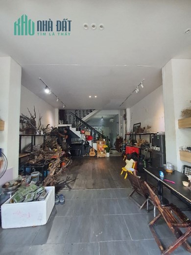 Mua nhà đón xuân. Bán nhà 3 tầng Huy Cận cạnh Lê Thanh Nghị. Dòng Tiền 30 Tr/N. Nhà mới.