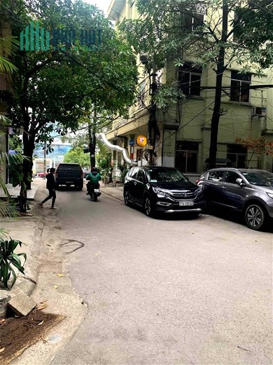 Bán Đất Tặng Nhà Phố Trung Kính Quận Cầu Giấy. 63m Xây 5 Tầng Chắc Chắn Mặt Tiền 4,5m Nhỉnh 14 Tỷ.