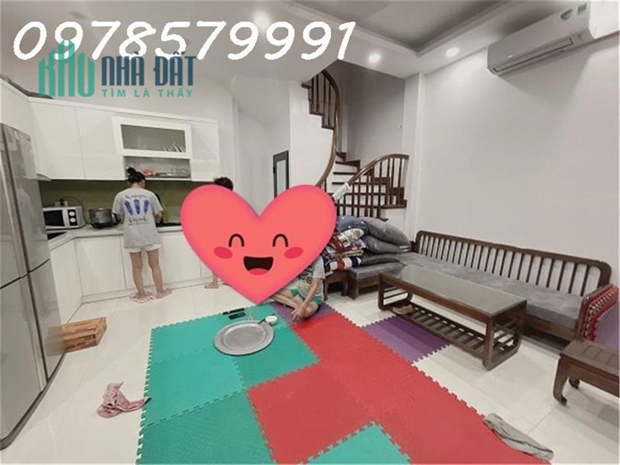 Cần bán nhà phố Đội Cấn,phân lô,sát phố,đủ nội thất,39M*5T,chỉ 5.25tỷ