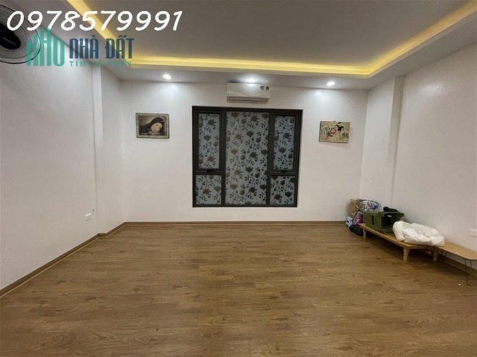 Cần bán nhà phố Đội Cấn,phân lô,sát phố,đủ nội thất,39M*5T,chỉ 5.25tỷ