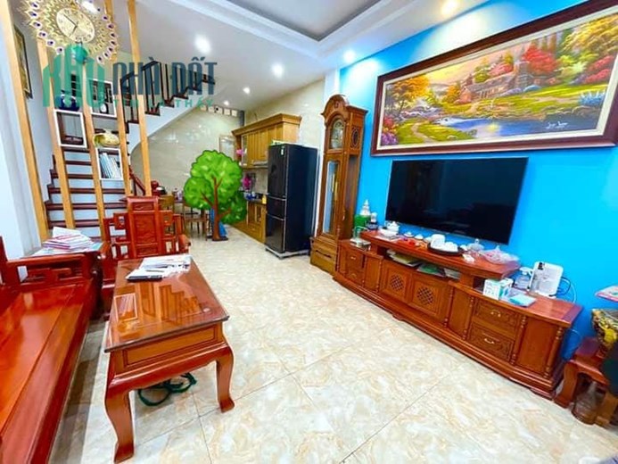 BÁN NHÀ PHỐ GIANG VĂN MINH QUẬN BA ĐÌNH HÀ NỘI - DT:32M2 6 TẦNG 3 P NGỦ MT:3.8M GIÁ: 5.85 TỶ .