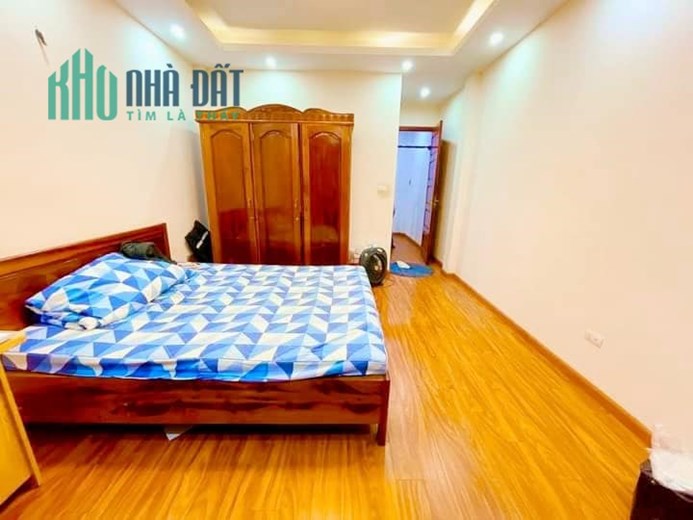 PHỐ GIANG VĂN MINH QUẬN BA ĐÌNH HÀ NỘI - DT:32M2 6 TẦNG 3 P NGỦ MT:3.8M GIÁ: 5.85 TỶ FUN NỘI THẤT