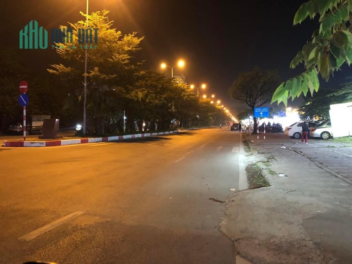 BÁN NHÀ MẶT PHỐ VĂN TIẾN DŨNG, MT 8M KD VÔ ĐỐI. LH 0916731784