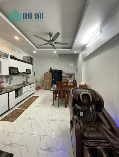 BÁN GẤP NHÀ PHỐ TRƯỜNG CHINH: 49M2, NHÀ 5 TẦNG ĐẸP LONG LANH, NGÕ THÔNG, Ô TÔ ĐỖ, NHỈNH 7 TỶ