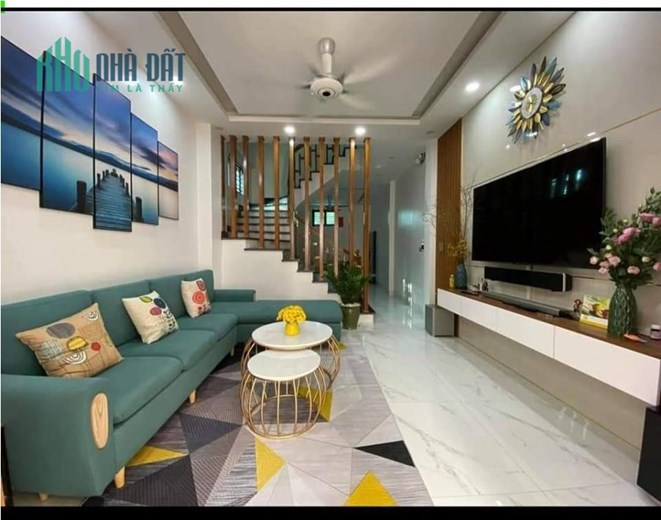 BÁN NHÀ BỒ ĐỀ  39M  5T 4,55 TỶ  NHÀ ĐẸP. Mr Khởi 0395600896
