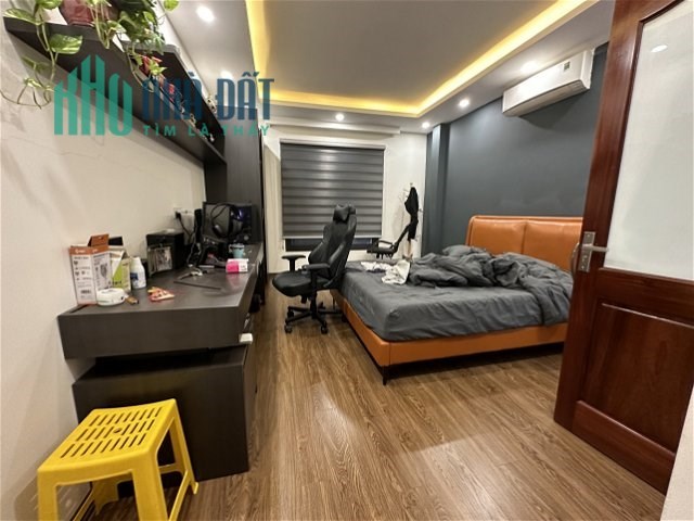BÁN NHÀ ĐƯỜNG HOÀNG HOA THÁM 5 TẦNG 38M2 MT 4.2M CÁCH PHỐ 20M HƠN 5 TỶ Ở NGAY