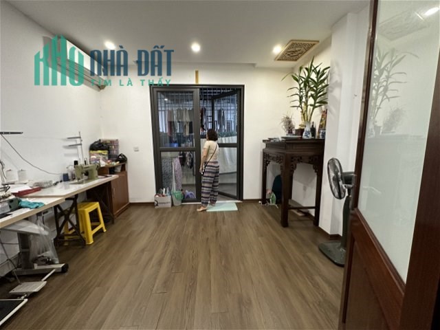 BÁN NHÀ ĐƯỜNG HOÀNG HOA THÁM 5 TẦNG 38M2 MT 4.2M CÁCH PHỐ 20M HƠN 5 TỶ Ở NGAY