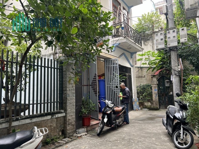 Bán nhà Ngọc Lâm,Long Biên 4 tầng ,56m,gần chợ,hàng hiếm nhỉnh 4 tỷ
