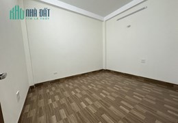 Nhà 4 tầng Ngọc Thuỵ cần bán gấp, Dt 50m, giá 6 tỷ x