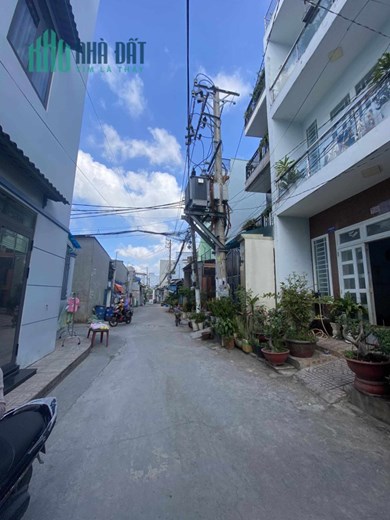 Ngộp bank Gấp bán nhà Bình Chiểu T.Đức,Xe hơi ngủ nhà,84m2, 3 Tầng,Ngang 5.1m, 4 tỷ45