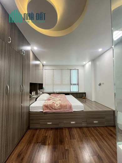 Bán Nhà Ngõ 93 Phố Hoàng Văn Thái 43m2 x 5 tầng, 4 phòng ngủ, khu phân lô ô tô tránh vào nhà, nội