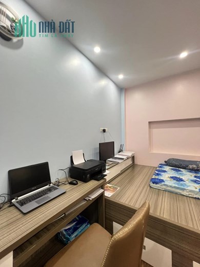 Bán Nhà Ngõ 93 Phố Hoàng Văn Thái 43m2 x 5 tầng, 4 phòng ngủ, khu phân lô ô tô tránh vào nhà, nội