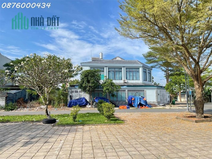 Bán nhà KDC Lập Phúc Đối diện công viên 2500 m2 Lô góc 2MT đường 20m thông KDC mở rộng
