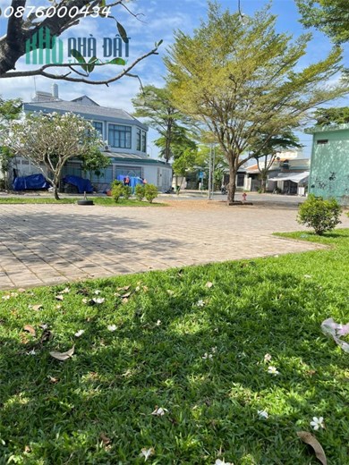 Bán nhà KDC Lập Phúc Đối diện công viên 2500 m2 Lô góc 2MT đường 20m thông KDC mở rộng