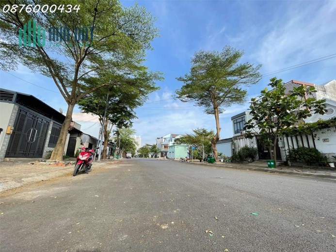 Bán nhà KDC Lập Phúc Đối diện công viên 2500 m2 Lô góc 2MT đường 20m thông KDC mở rộng