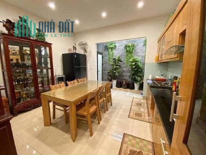 Nhà Trân Duy Hưng - Căn Góc, Có Thang Máy, Tặng Nội Thất