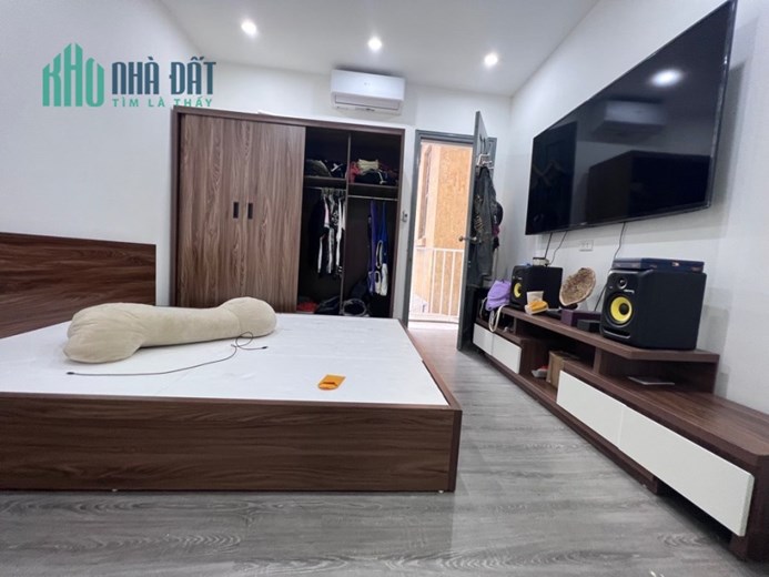 NGÕ NÔNG THẲNG GẦN PHỐ, SÂN RỘNG, NHÀ ĐẸP Ở NGAY – 4 tầng Lý Nam Đế 25m MT3.6 chỉ 4.8 tỷ