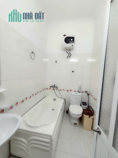 Bán nhà ngõ 132 An Đà, diện tích 44m 3 tầng GIÁ 2.5 tỉ ngõ nông