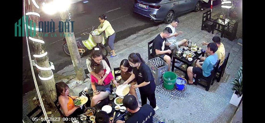 Sang nhượng quán nhậu 42 Đống Đa - Vỉa hè rộng rãi , chổ để xe thoải mái