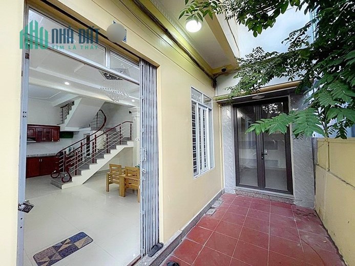 Bán nhà đường Đông Trung Hành, diện tích 40m 3 tầng GIÁ 1.98 tỉ ngõ cực nông