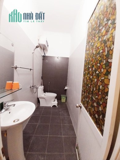 Bán nhà đường Đông Trung Hành, diện tích 40m 3 tầng GIÁ 1.98 tỉ ngõ cực nông