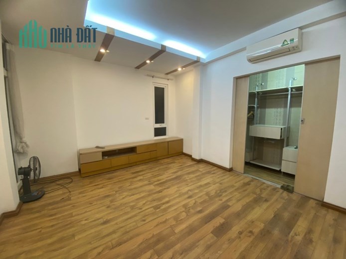 Chính chủ Cho thuê nhà 5 tầng ngõ 462 Đường Bưởi, Ba Đình, Hà Nội.