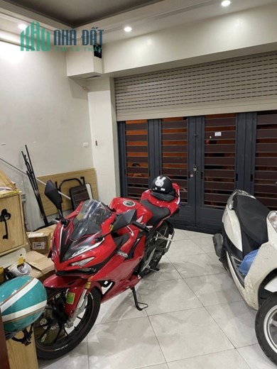 Nhà đẹp ở ngay phố Láng Hạ Đống Đa 36.5m2x5 tầng, ngõ rộng ôtô đỗ gần chỉ 6.8 tỷ.