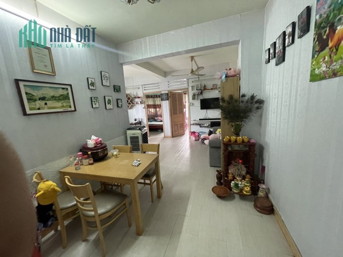 Chính chủ bán gấp căn 2PN, căn góc thoáng mát Tân Phú giá 2,2 tỷ sổ hồng thang máy 8 tầng