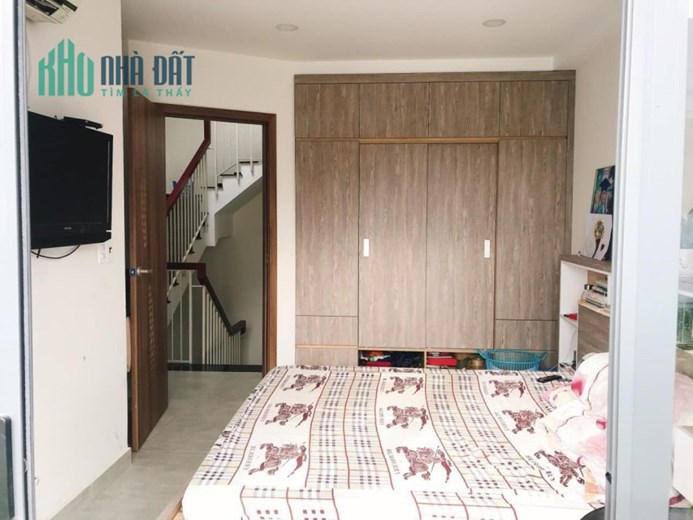 Mặt Tiền Đường - Xe tải đỗ cửa - Sổ đẹp như hoa hậu hoàn công đầy đủ