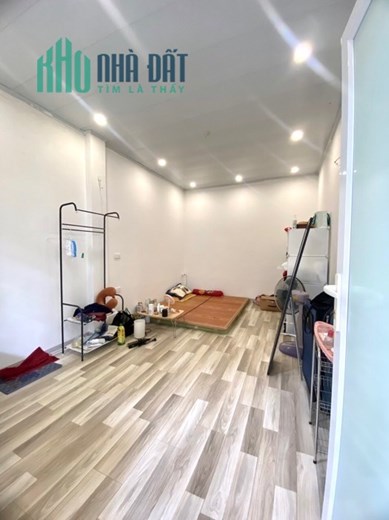 CHÍNH CHỦ CẦN BÁN NHÀ NGÕ THỔ QUAN
DT 25/28m. 4 tầng. MT 5,8m. Giá 2 tỷ 85 có TL

LH