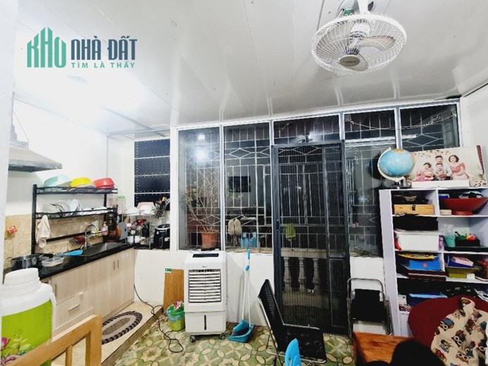 Bán TT Lò Đúc(Thọ Lão)- chưa đến 2 tỉ- sdtt 70m2, 2 tầng- ô tô đỗ cửa-nhà đẹp ở luôn- trung tâm HN