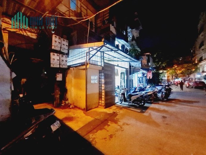 Bán TT Lò Đúc(Thọ Lão)- chưa đến 2 tỉ- sdtt 70m2, 2 tầng- ô tô đỗ cửa-nhà đẹp ở luôn- trung tâm HN