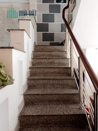 ♥ Nhà Thái Thị Bôi, Kiệt rộng thẳng, cách đường 60m, Ô tô đậu 30m, 3 tầng 1.x tỷ