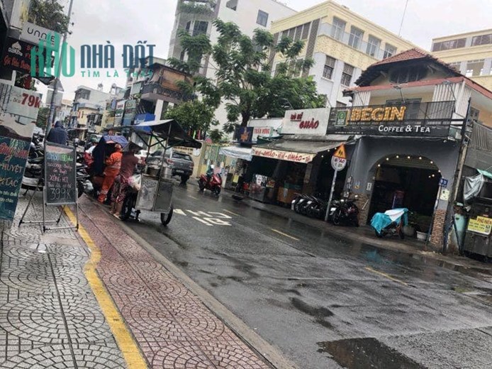 Bán Gấp Căn Nhà HXH Trần Đình Xu, Phường Nguyễn Cư Trinh, Quận 1