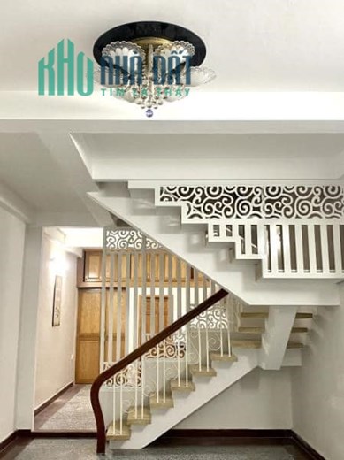 Bán Gấp Căn Nhà HXH Trần Đình Xu, Phường Nguyễn Cư Trinh, Quận 1