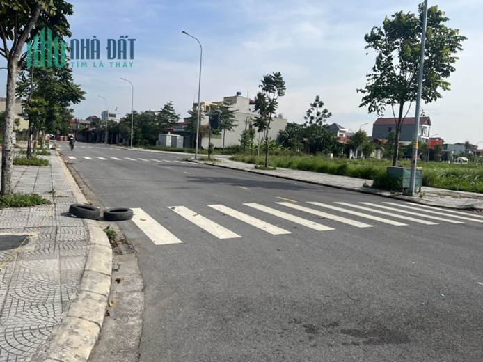 🌟 🌟 🌟 CỰC HÓT VỠ NỢ CẦN BÁN GẤP  GIÁ THẤP 🌟 🌟 🌟 
DT  88 m giá 1.750 tr mặt tiền 5 m  (có