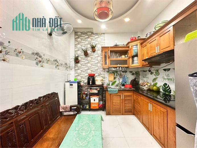 Đường Số 18, Gần CV Làng Hoa, chợ Hạnh Thông Tây, trệt 3 lầu, chỉ 4.5 tỷ