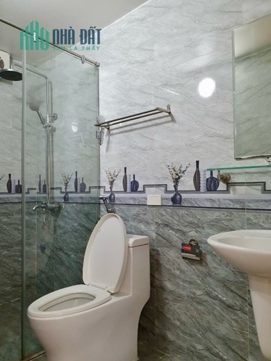 LÔ GÓC - 3 NGỦ - MỚI ĐẸP - GẦN OTO,
,CHÍNH CHỦ CẦN BÁN NHÀ ĐẸP Ở QUỐC TỬ GIÁM
DT 23/25m. 4 tầng.
