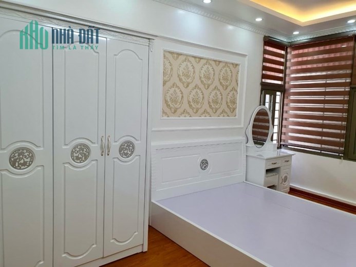 LÔ GÓC - 3 NGỦ - MỚI ĐẸP - GẦN OTO,
,CHÍNH CHỦ CẦN BÁN NHÀ ĐẸP Ở QUỐC TỬ GIÁM
DT 23/25m. 4 tầng.