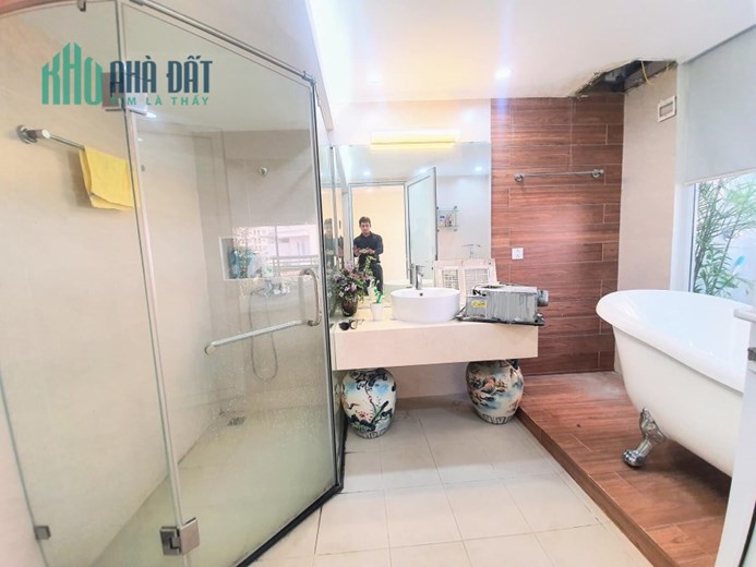 Nhà Đẹp Mới Toanh Phố Nhuyễn Sơn, 60m2, Lô Góc, Ô Tô Vào Nhà, Nhỉnh 7 Tỷ.