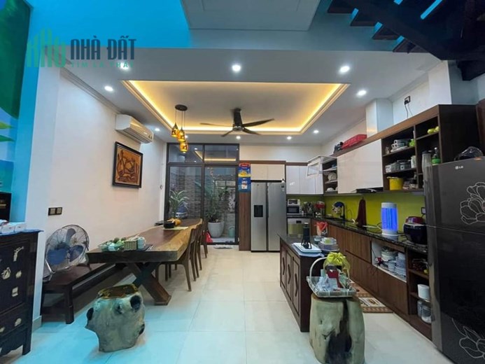 Bán Nhà Phường Thạch Bàn, Hai Mặt Thoáng, Ôtô Vào Nhà, 72m2, 4 Tầng, Nhỉnh 5 Tỷ.