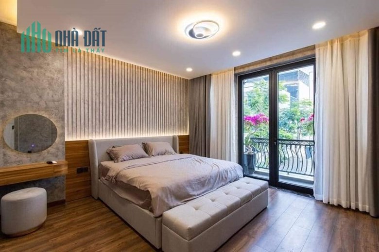 Gia Đình Cần Bán Nhà Phường Thạch Bàn, Ôtô Vào Nhà, 55m2, Mặt Tiền 4m, Nhỉnh 4,3 Tỷ.