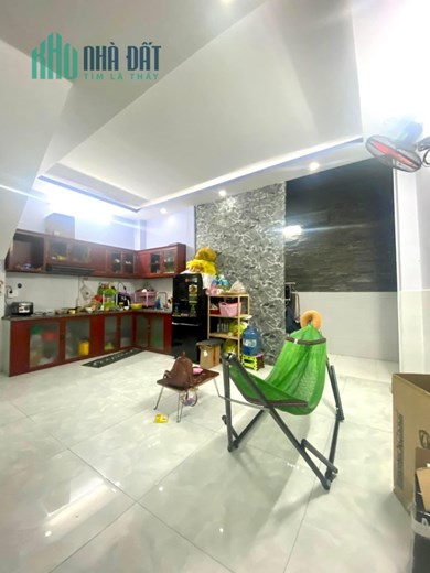 Chỉ 2 tỷ - Bán gấp nhà hẻm xe hơi thông - Giáp Gò Vấp - 70m2- 2 tầng - 3pn